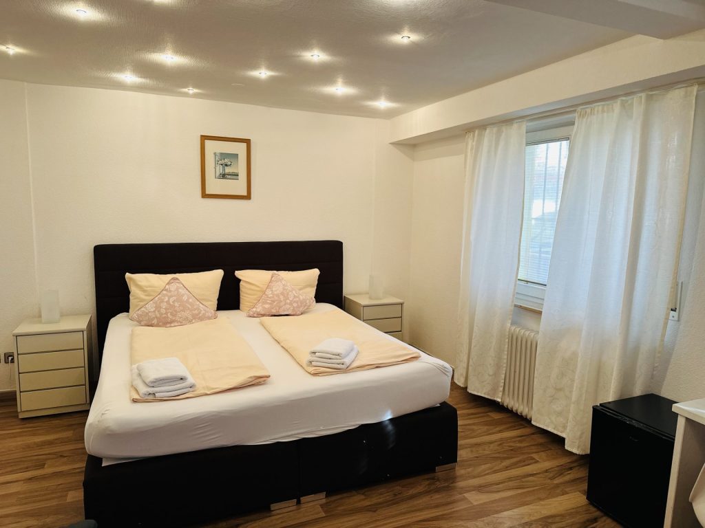 Unsere hell und freundlich eingerichteten Doppelzimmer verfügen alle über einen 